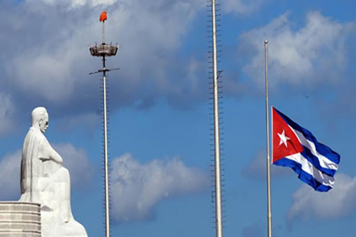 bandera cubana duelo oficial