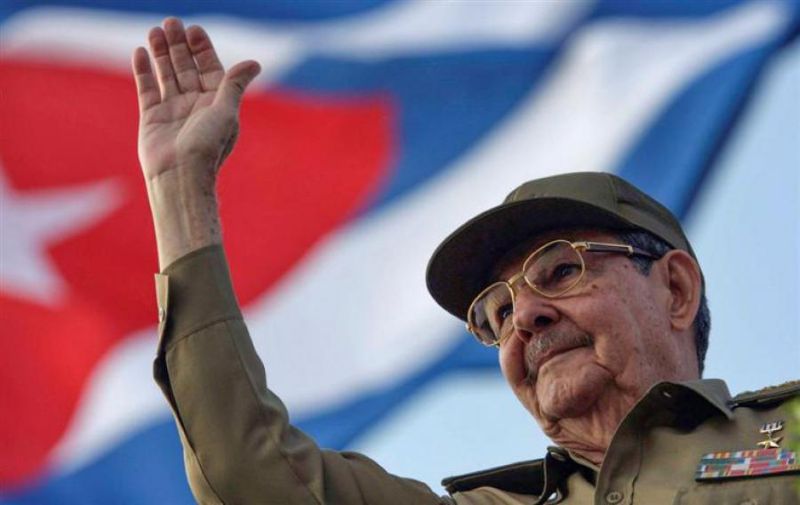 raul castro y bandera1