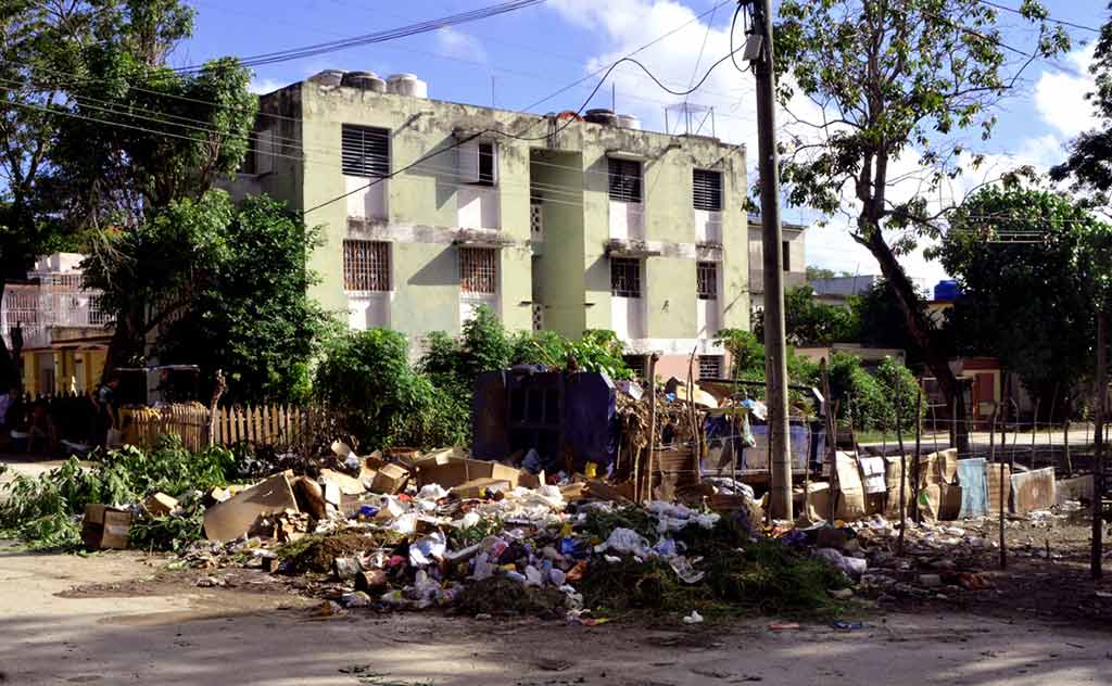 Fotorrep aguas albañales basura ATH 7