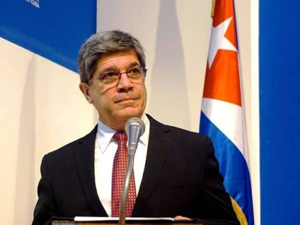 carlos fernandez de cossio 1 2