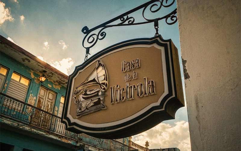 casa victrola 1