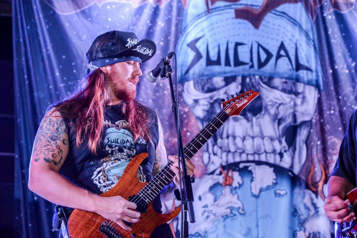 Jeff Pogan, guitarrista de Suicidal Tendencies, en el concierto en Holguín