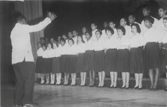 Coro de Comercio, bajo la dirección de Augusto César Milord, del que fue integrante Martín Arranz.