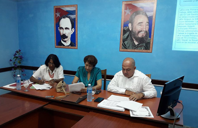 Foto: Perfil facebook Educación Holguín ministra mined