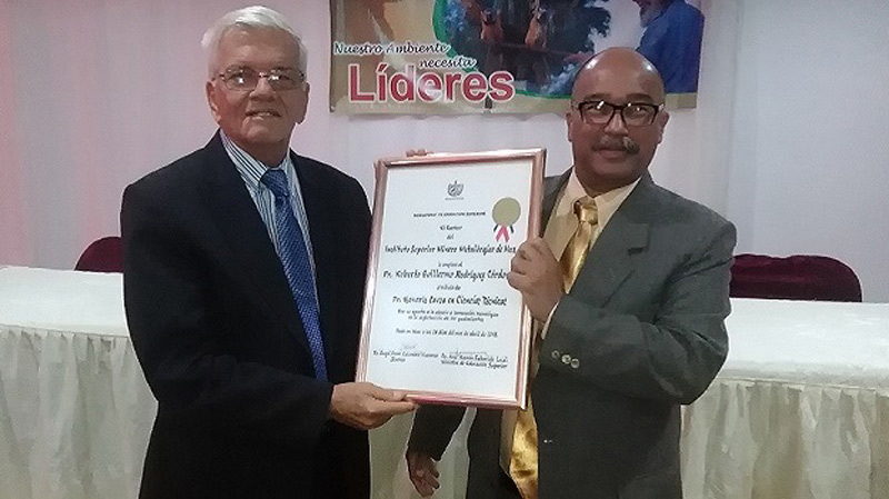 roberto rodriguez profesor