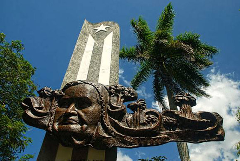 lucia monumeto 800