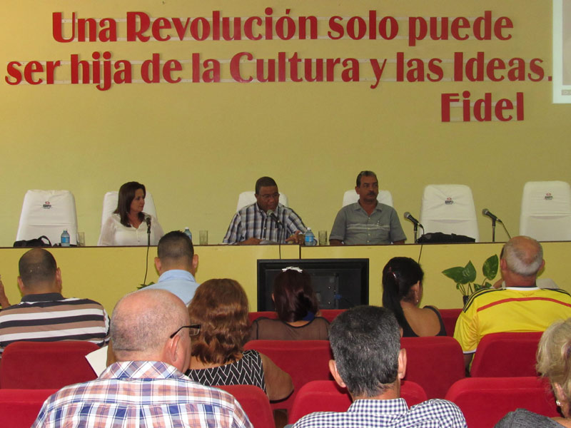 Fotos: Alexis del Toro Reunion de la Economia 1