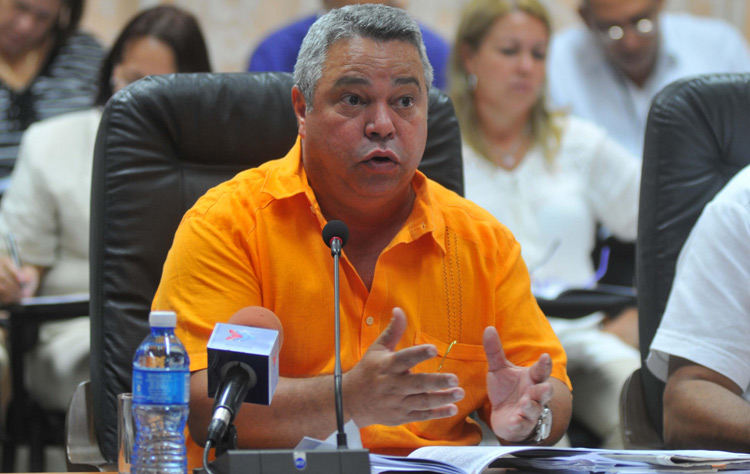 Ulises Guilarte Secretario