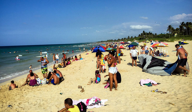 El verano es momento propicio para estrechar lazos de amistad y disfrutar en familia. Foto: Canal Caribe verano hg 1