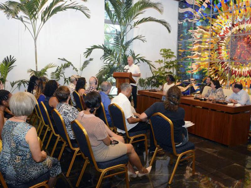 diaz canel pastores