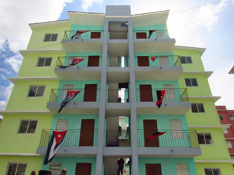 Las nuevas viviendas se erigen como modelo de urbanización y cuentan con una infraestructura que les facilita la vida a sus moradores. Fotos: Alexis del Toro viviendas8