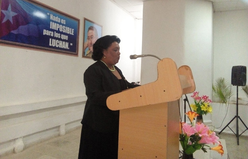 Maritza Salas Gé, miembro del Buró Provincial del PCC y directora del centro señaló que el claustro de profesores se empeña en cumplir con las prioridades definidas para el curso 2019-2020. Escuela PCC Aniv 02