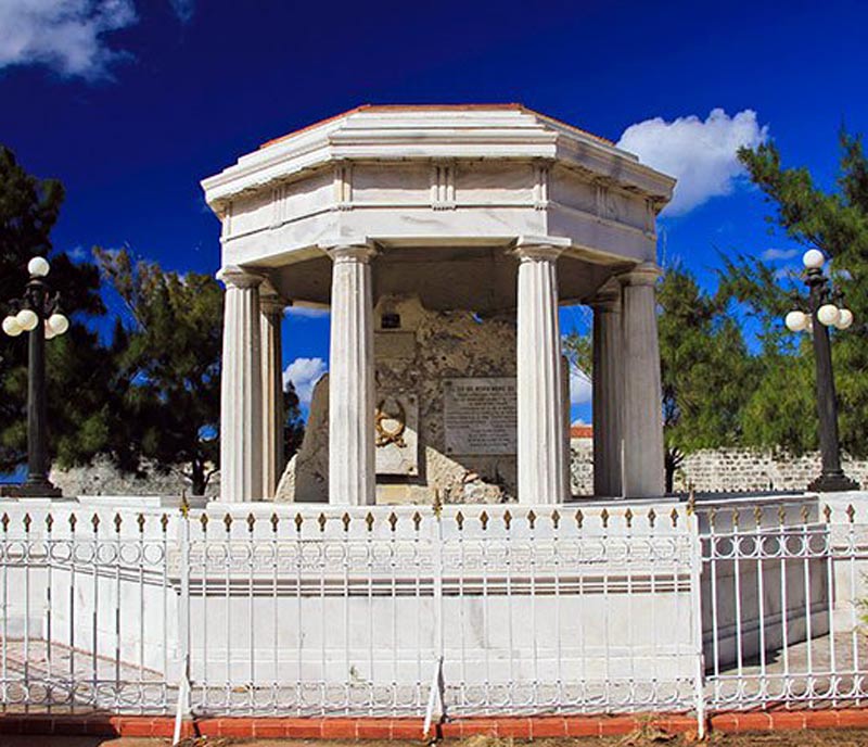 Memorial en homenaje a los ocho estudiantes de medicina fusilados el 27 de noviembre de 1871. estudiantes de Medicina 3