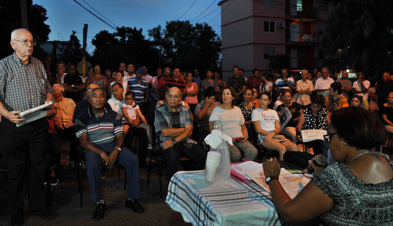 Las rendiciones de cuenta no son un asunto del Delegado, ni de los directivos ni de los electores, sino de todos, de la sociedad en general. Foto: ACN rendicion cuenta cuba