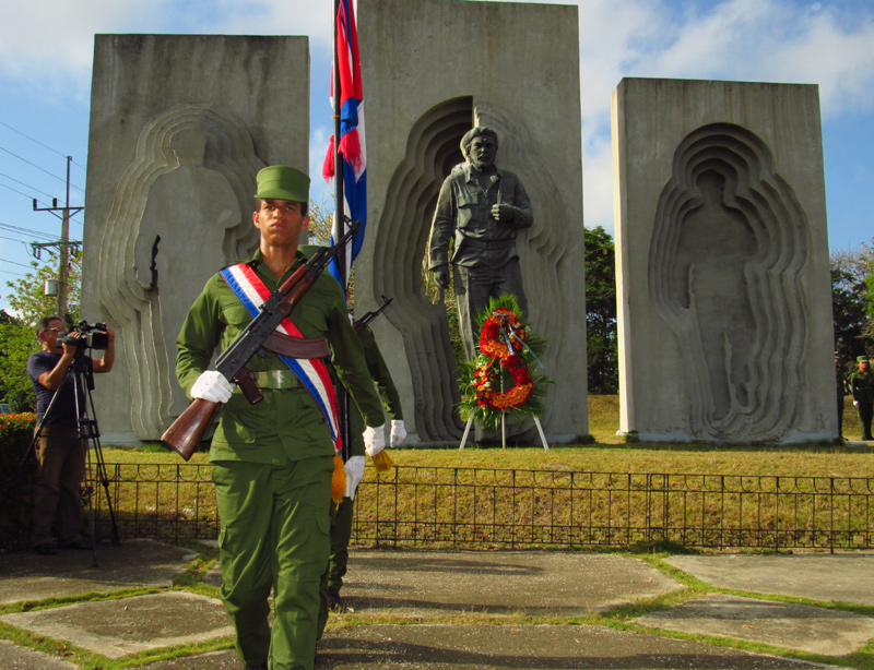 Combatientes de la Región Militar Holguín se pronuncian por defender el Carácter Socialista de la Revolución cubana. diamiliciano2