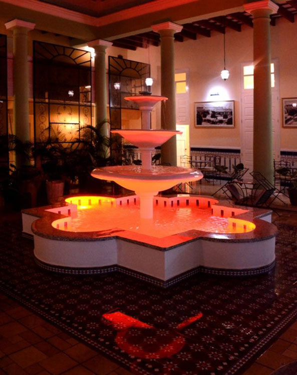 El patio interior con su fuente, uno de los lugares más acogedores de la instalación.Fotos: Carlos Rafael saratogaFCR 7554