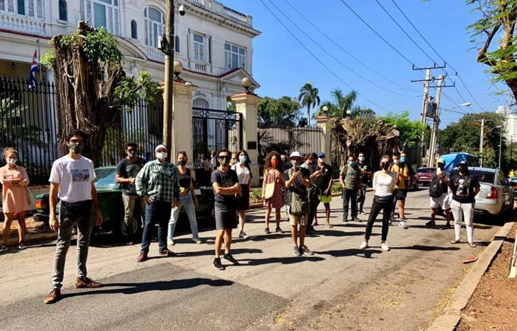 Queda claro que no es diálogo el móvil de sus pretensiones frente al Ministerio de Cultura. mincult cuba