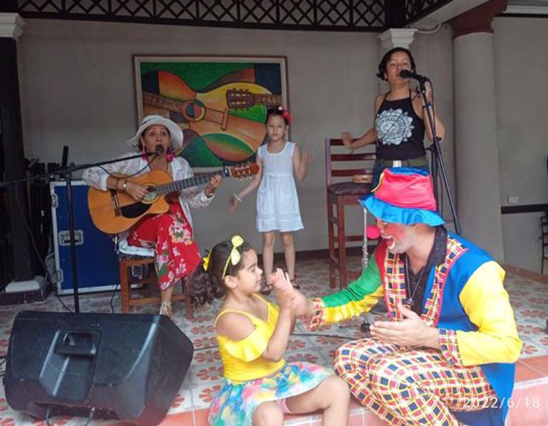 piñata álbum Loyola 04