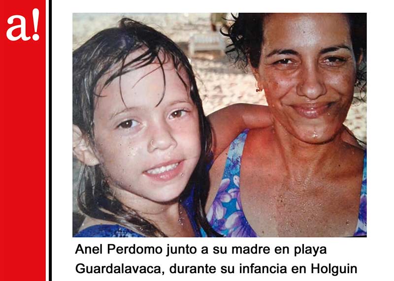 Anel Calendario niña junto madre 03