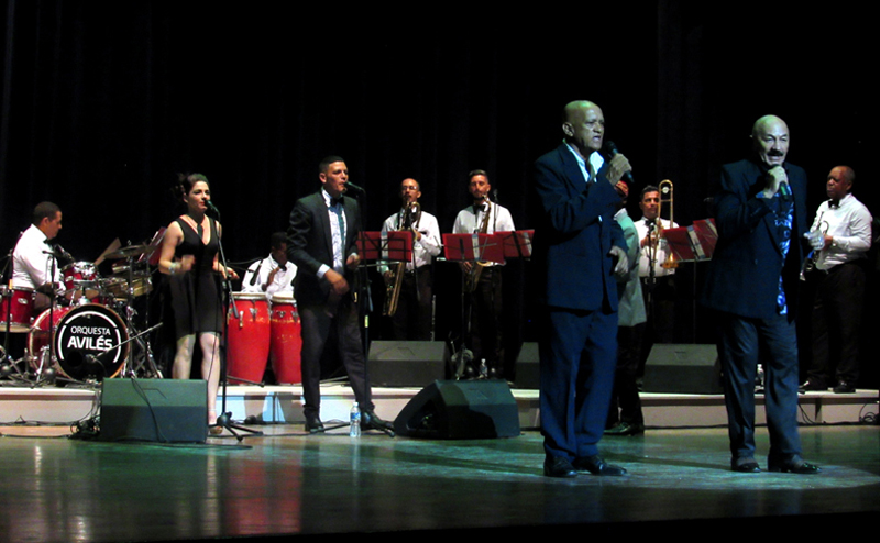Aviles 012