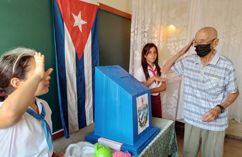 Foto: Ana Hernández código votacion AMH