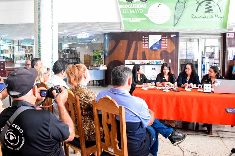 El panel "La mujer en la comunicación política" en Bloguerías de Mayo. hcs bloguerias 02