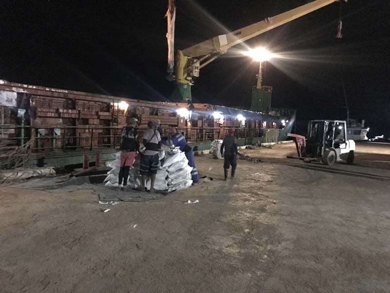 Existen varios turnos de trabajo y mucha entrega por parte de los obreros. Foto 3