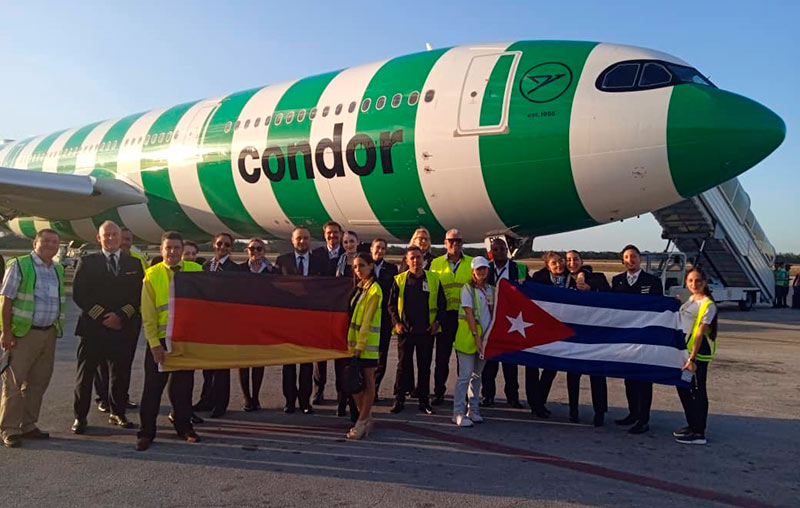 cóndor aeropuerto ELA 01