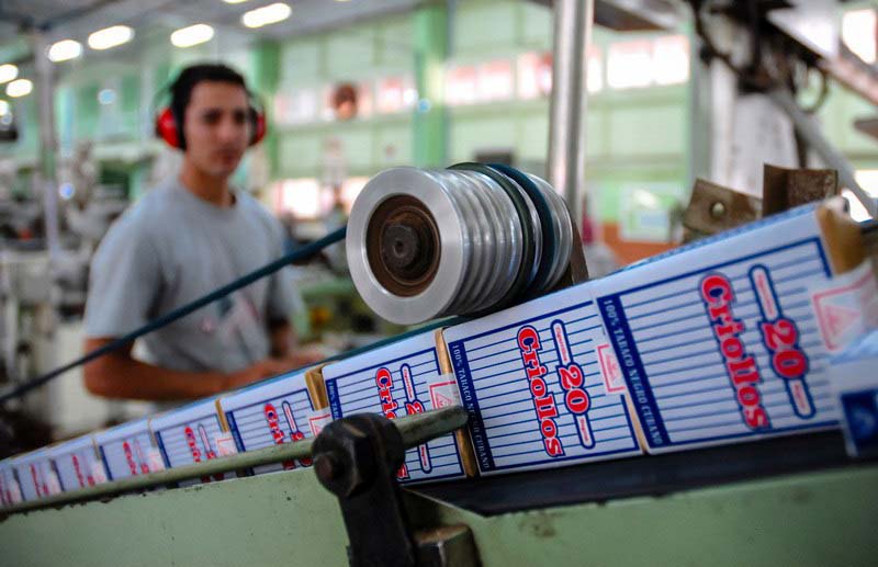 1223 empresa cigarros holguin