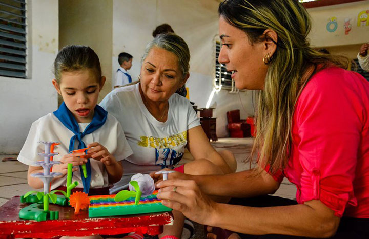 2503 hol ninos autistas