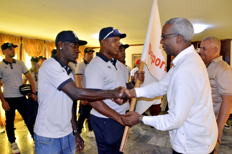 abanderamiento holguin 01