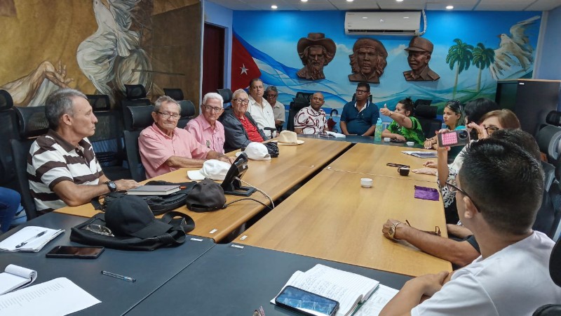 combatientes giron 01