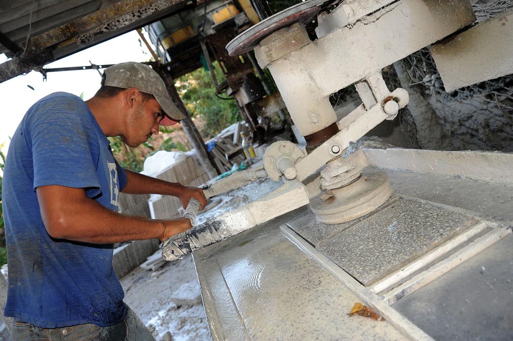 Producción materiales de construcción en Holguín