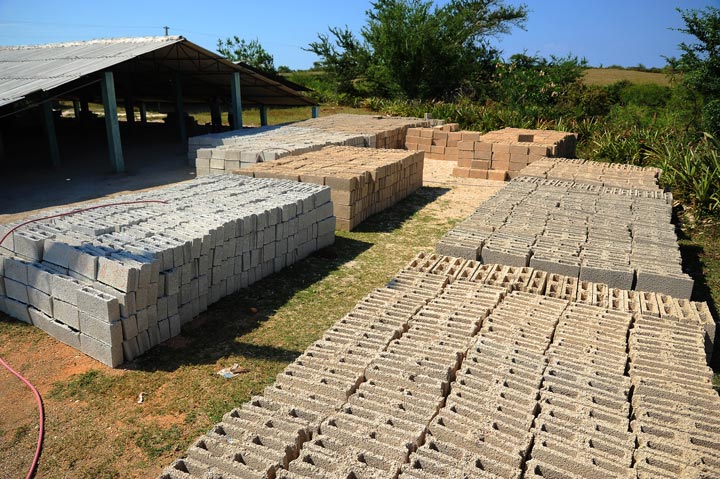 Producción materiales de construcción en Holguín