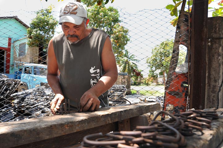 Producción materiales de construcción en Holguín
